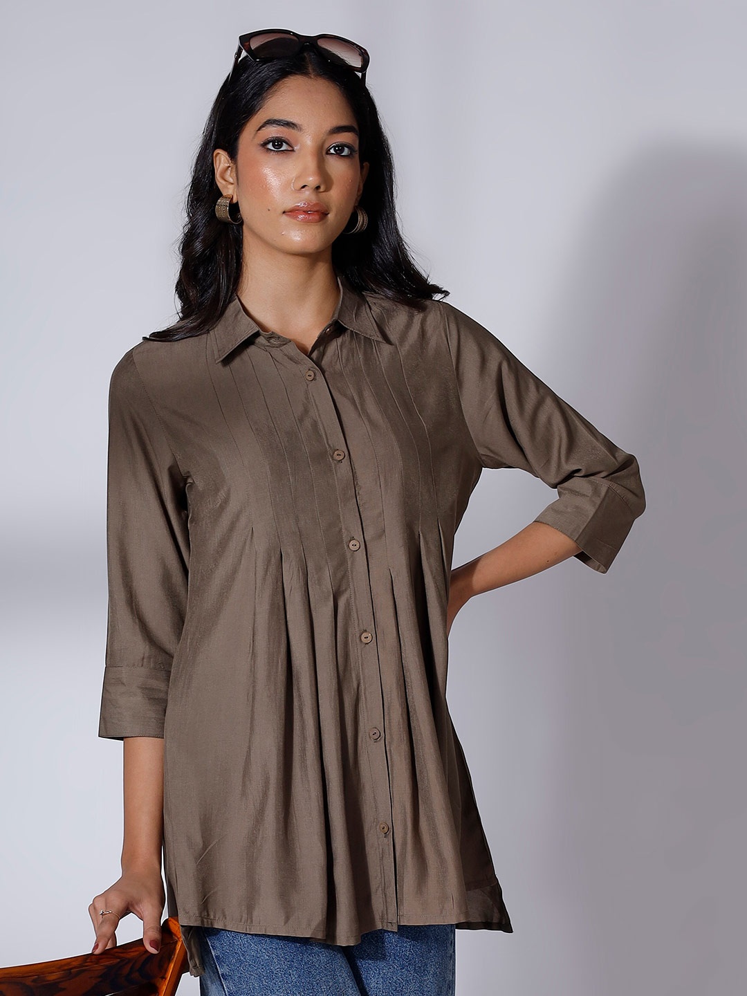 

soan Shirt Collar Above Knee A Line Tunic, Brown