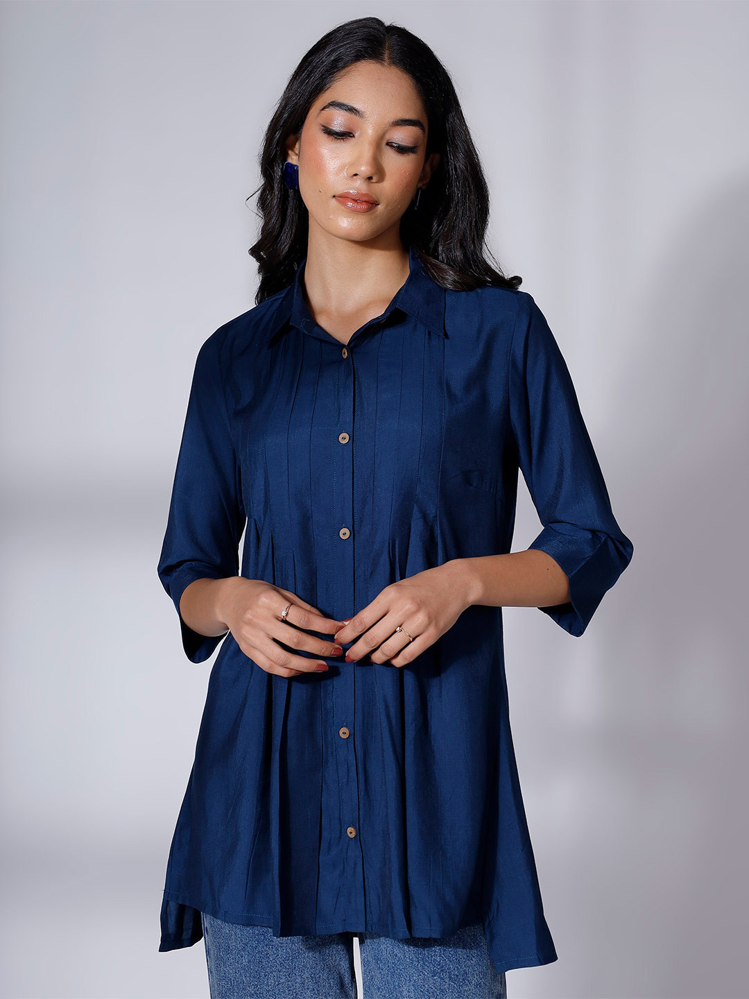 

soan Self Design Shirt Collar Three-Quarter Sleeves Tunics, Navy blue