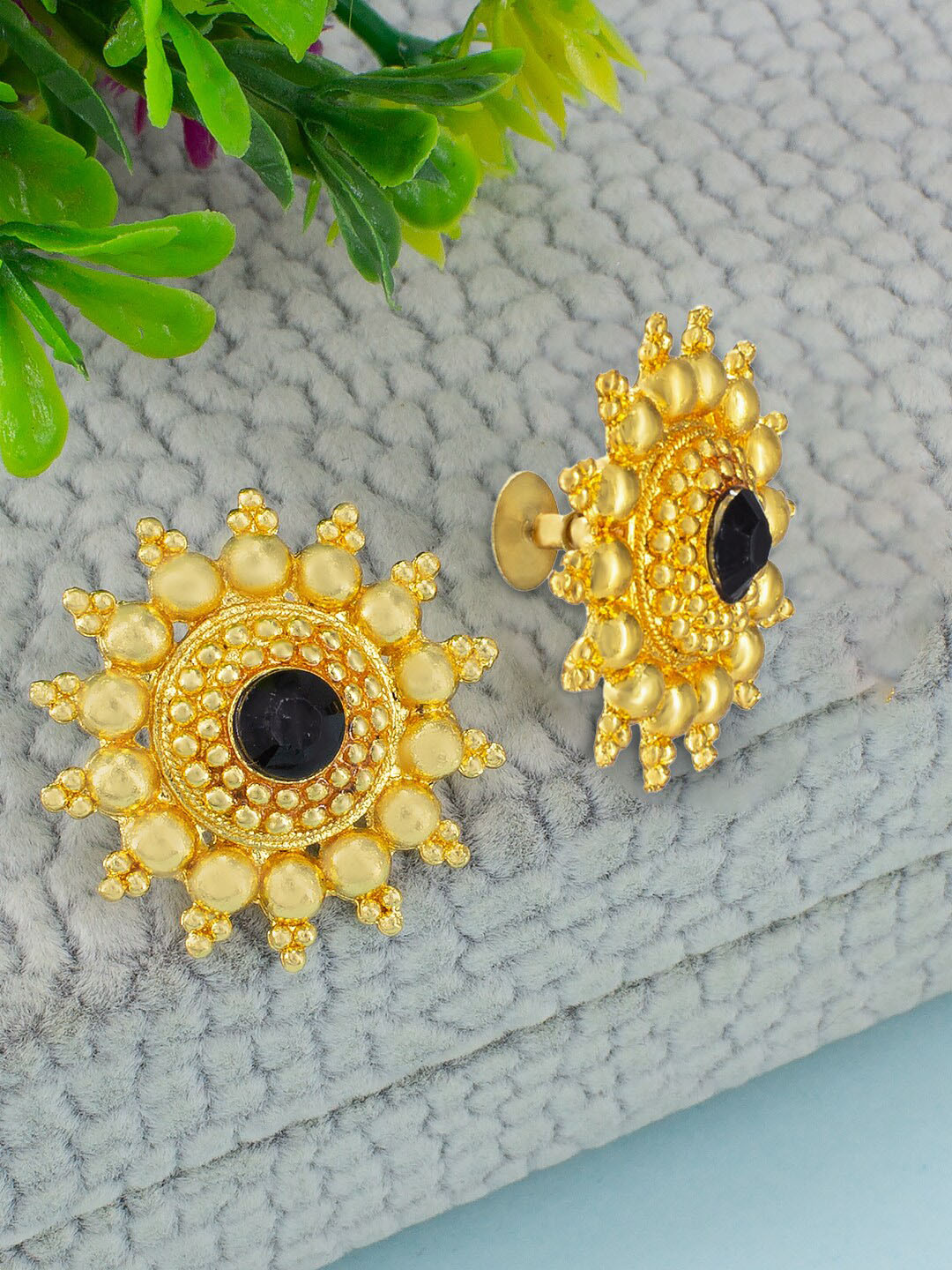 

PRIVIU Gold-Plated Floral Studs Earrings