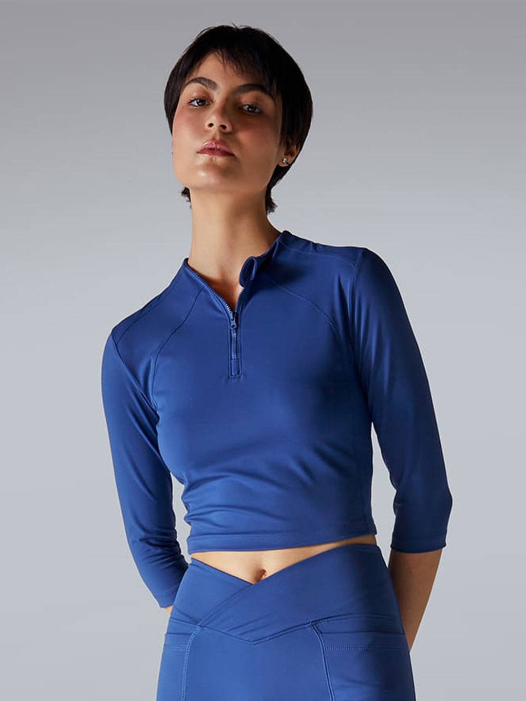 

Cava Aegean Blue Silhouette Zip Top
