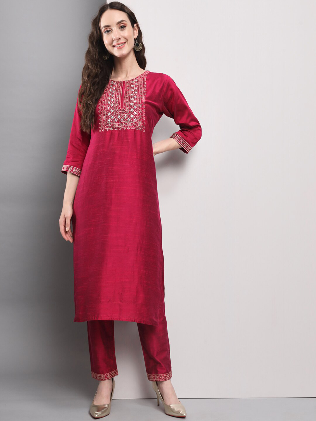 

AMRUTVARSHA CREATION Ethnic Motifs Embroidered Yoke or Border Straight Kurta with Palazzo, Magenta