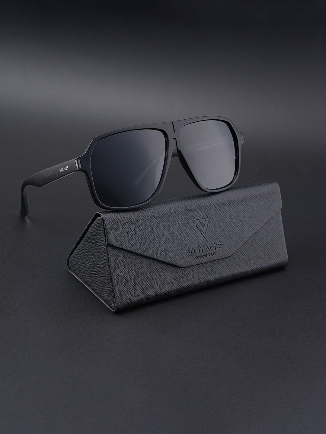 

Voyage Unisex Black Lens & Black Wayfarer Sunglasses with Polarised Lens