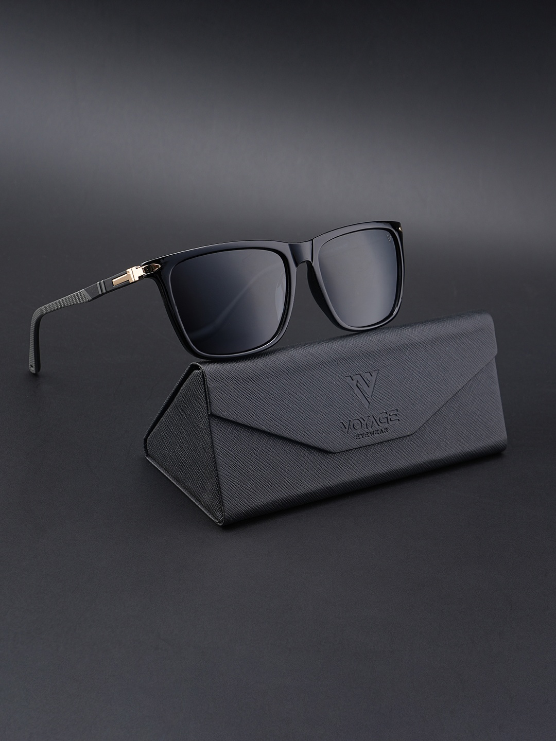 

Voyage Unisex Black Lens & Black Wayfarer Sunglasses with Polarised and UV Protected Lens