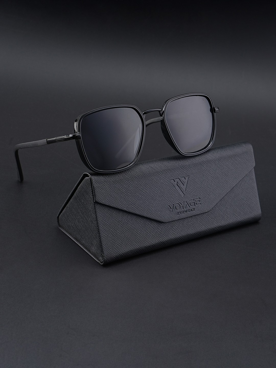 

Voyage Unisex Black Lens & Black Square Sunglasses with Polarised and UV Protected Lens