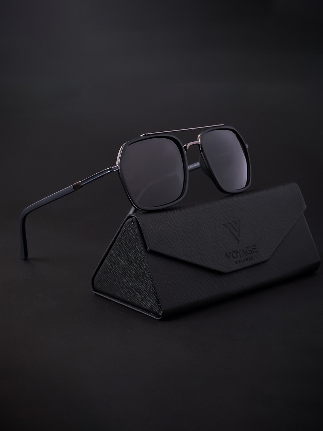 

Voyage Unisex Wayfarer Sunglasses With Polarised and UV Protected Lens TR8054PMG4483Z, Black