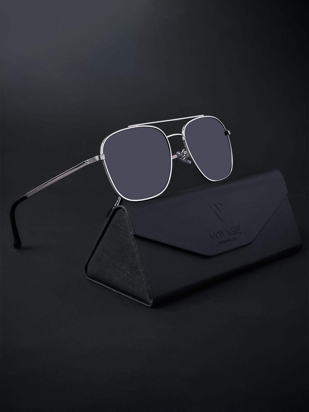 

Voyage Unisex Wayfarer Sunglasses With Polarised Lens 1109PMG4583Z, Grey