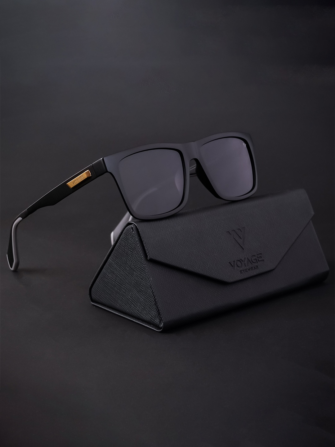 

Voyage Unisex Wayfarer Sunglasses With Polarised and UV Protected Lens 892PMG4477Z, Black