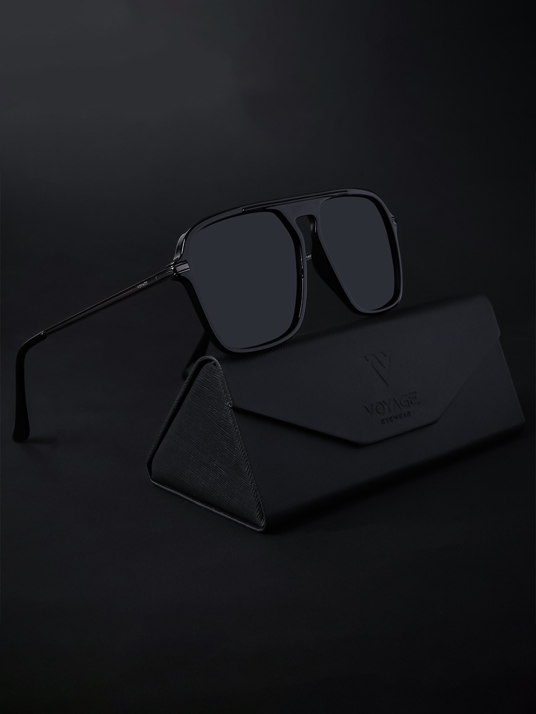 

Voyage Unisex Wayfarer Sunglasses With Polarised Lens 3112PMG4578Z, Black