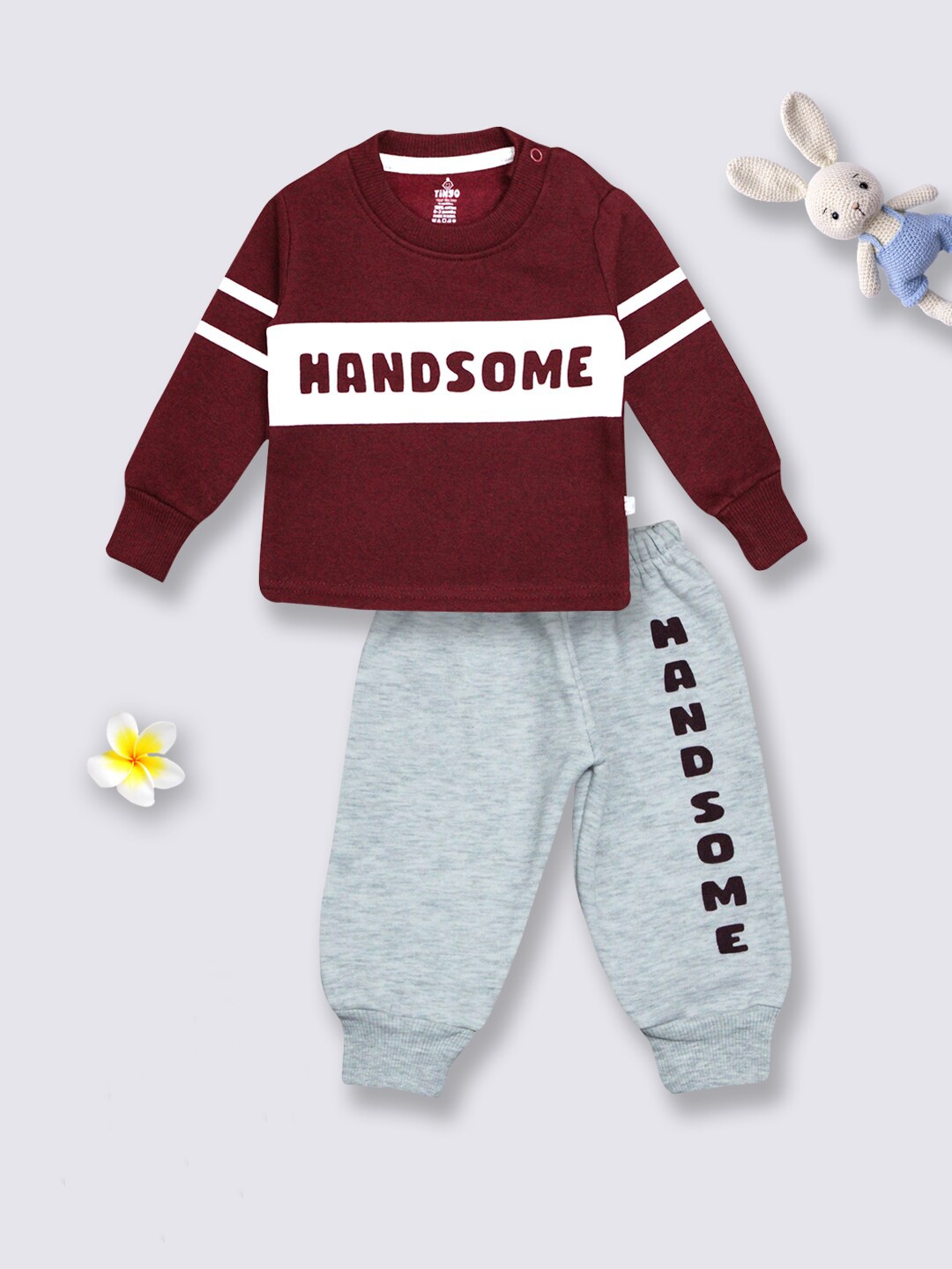 

Moms Love Boys Typography Printed Cotton T-shirt With Trousers, Maroon