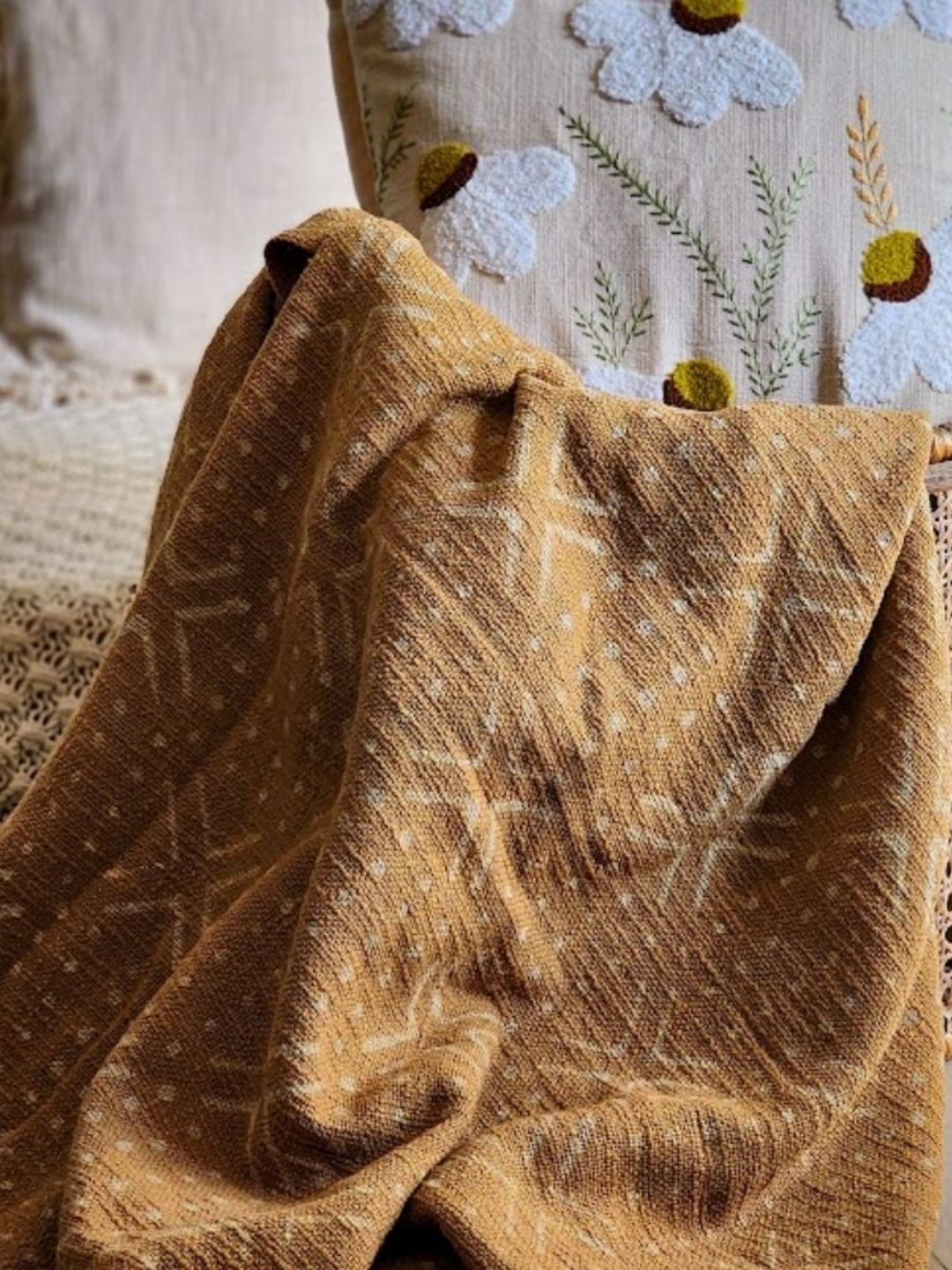 

HYPPY Mustard Self-Design Pure Cotton Throws