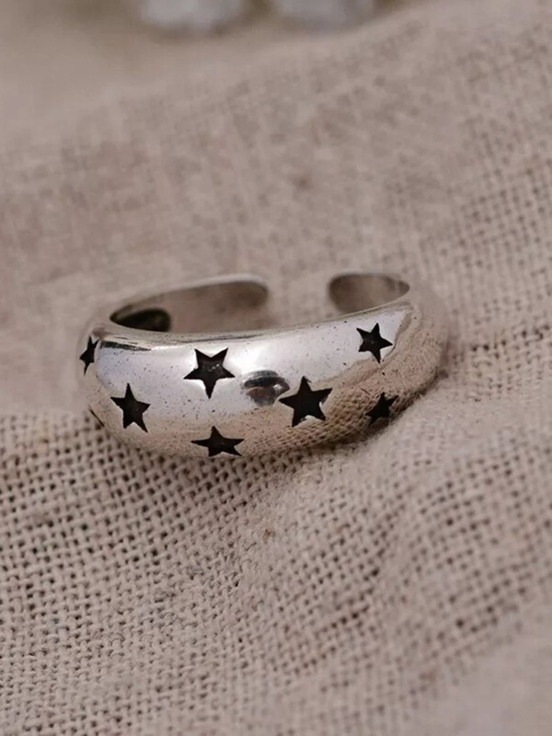 

ZIVOM Silver-Plated Glossy Star Design Finger Ring