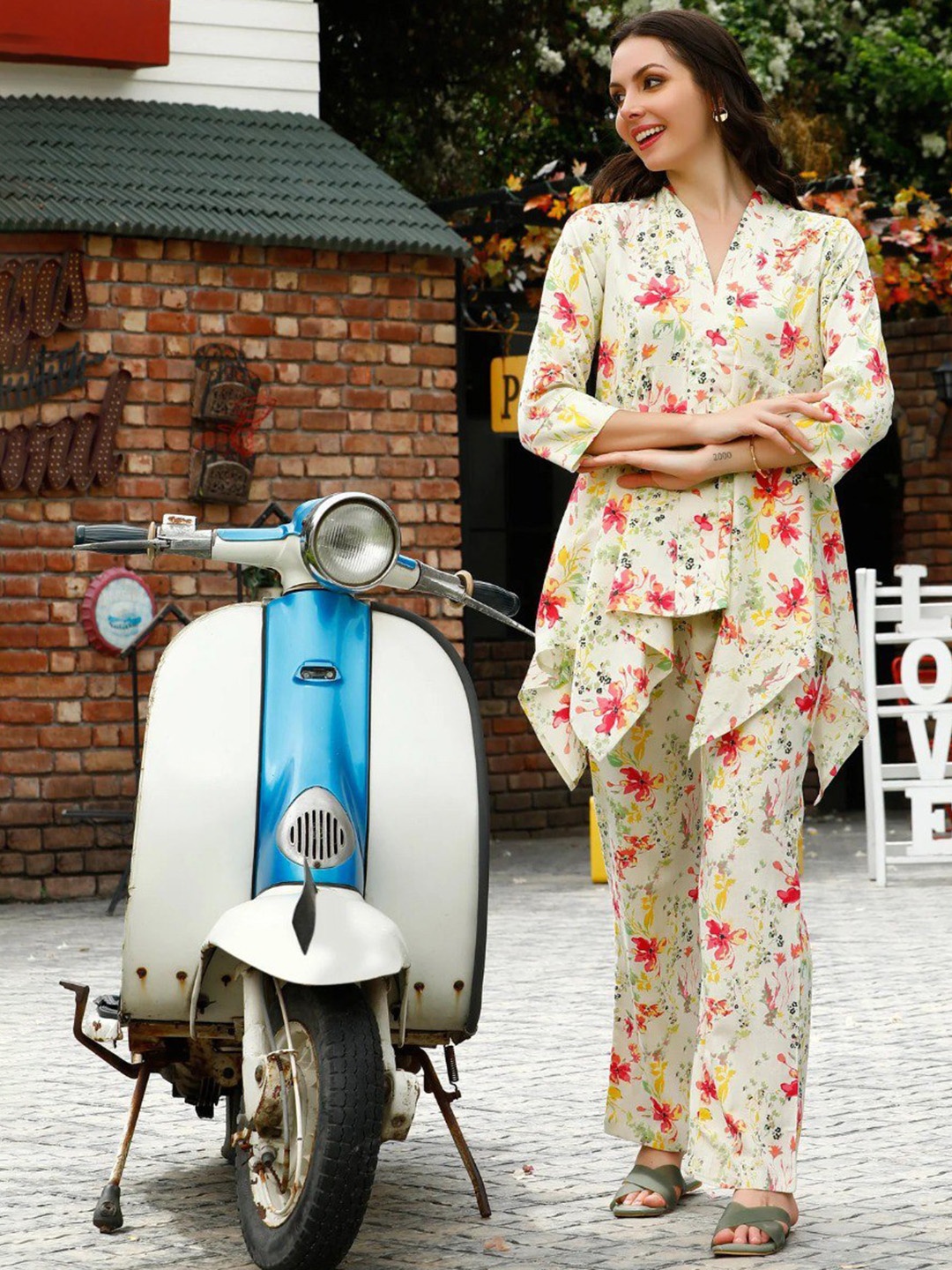 

ISHA TRADE Floral Printed Tunic With Trouser, Yellow