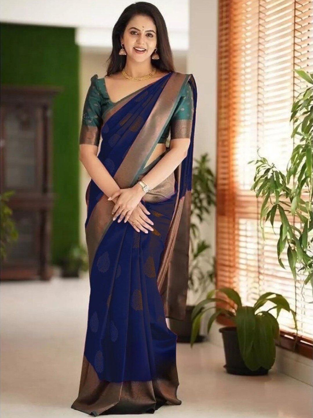 

Glorisa Ethnic Motifs Pure Silk Zari Kanjeevaram Saree, Blue