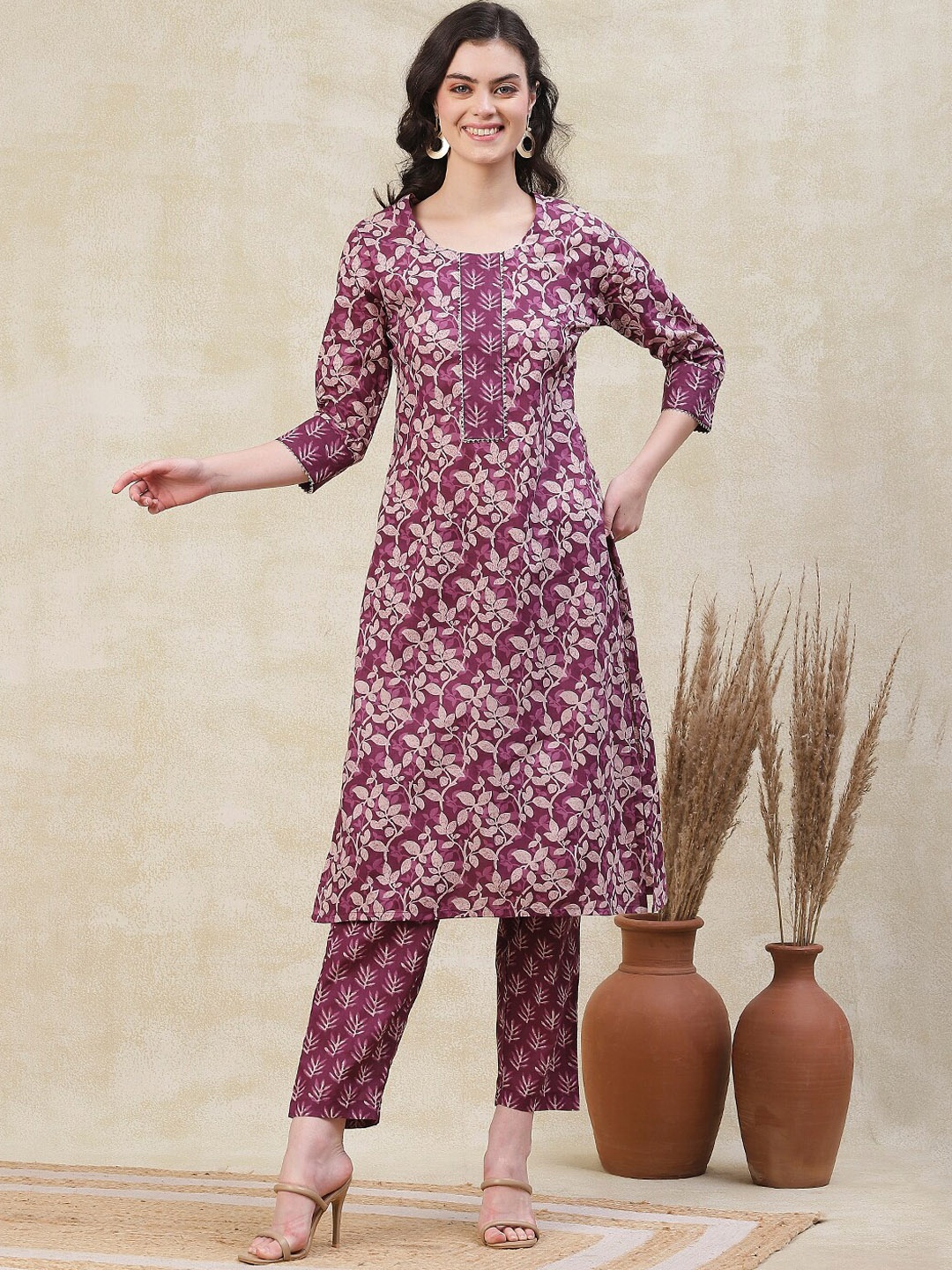 

FASHOR Women Purple Floral Printed Round Neck Three-Quarter Sleeves Pure Cotton Kurta Set