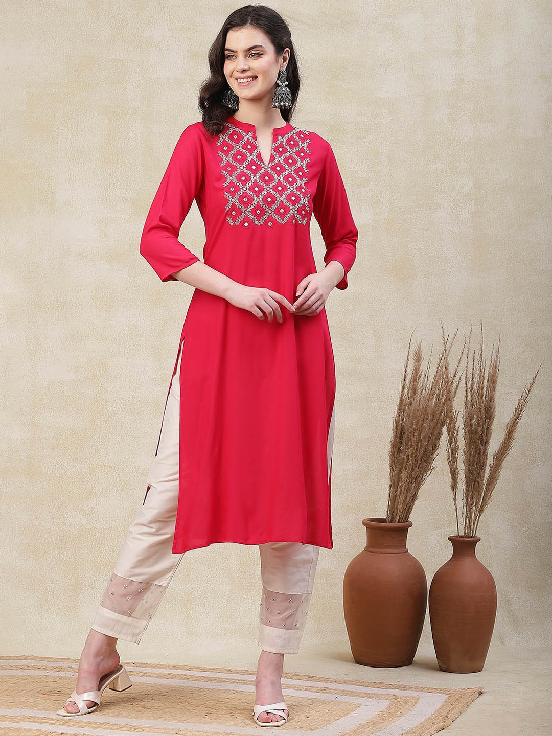 

FASHOR Embroidered Mandarin Collar A Line Thread Work Straight Kurta, Fuchsia