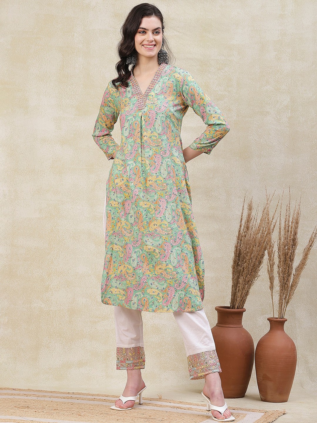 

FASHOR Paisley Printed V Neck A Line Thread Work Curved Kurta, Multi
