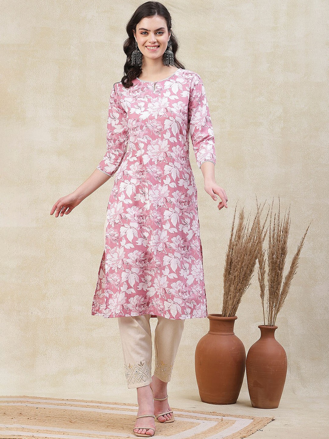 

FASHOR Floral Embellished Sequins Boat Neck A-Line Kurta, Mauve