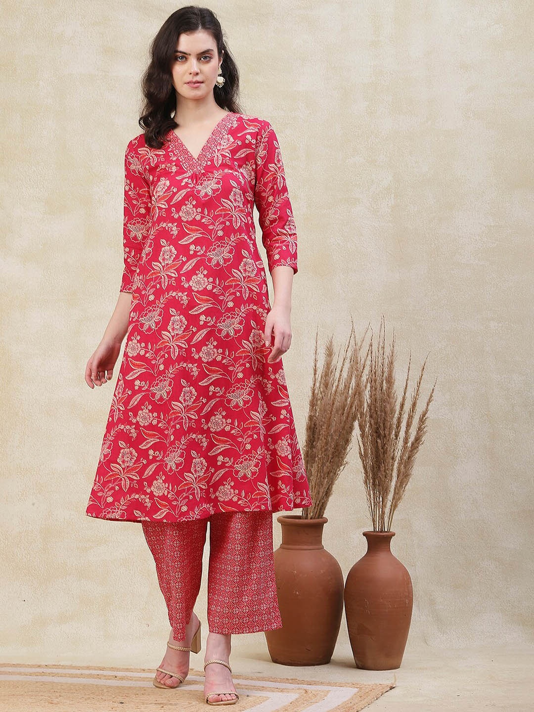 

FASHOR Floral Printed V Neck Pleated Pure Cotton Kurta with Palazzo, Pink
