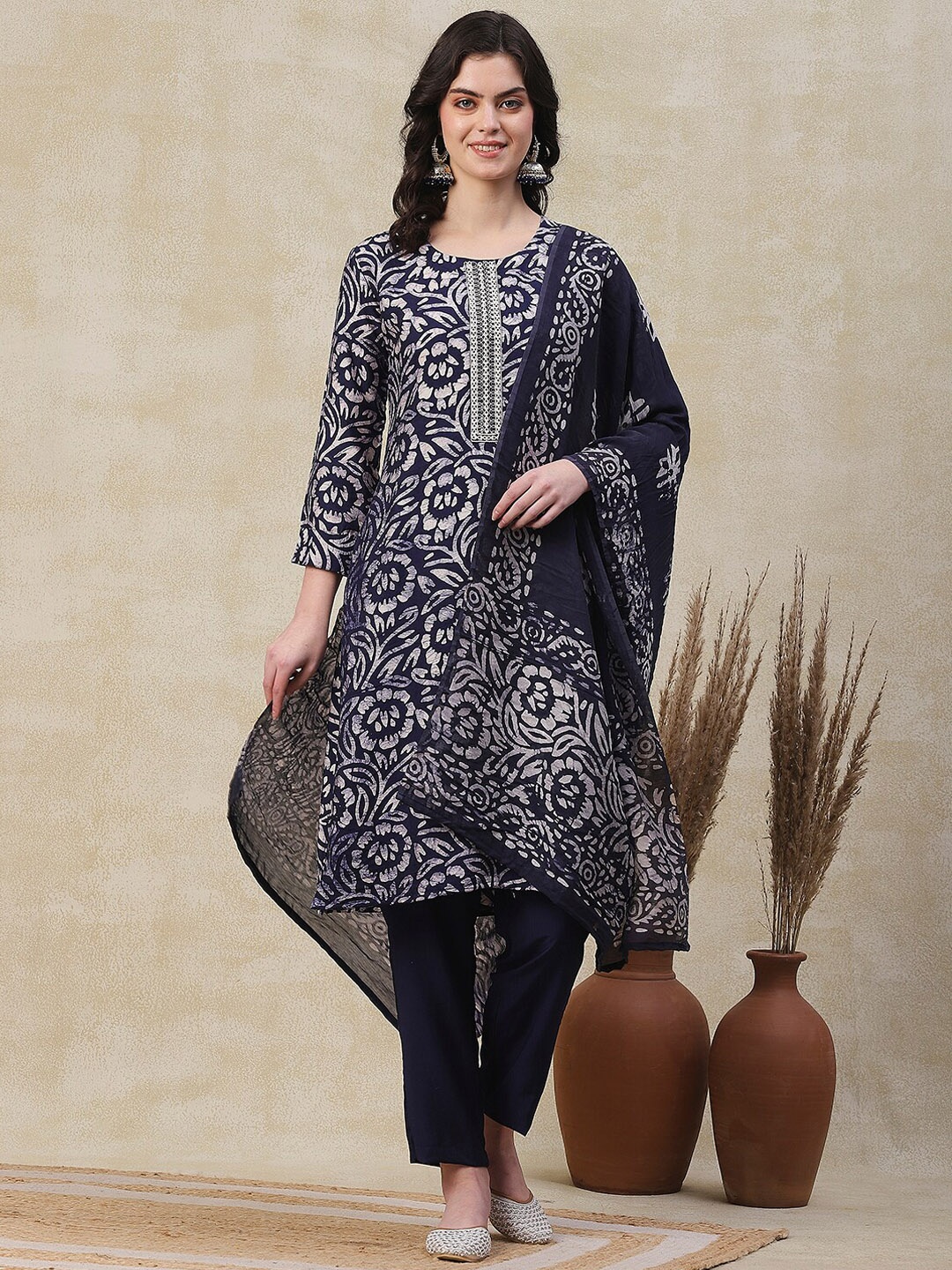 

FASHOR Ethnic Motifs Printed Sequinned Chanderi Cotton Kurta with Trousers & Dupatta, Navy blue