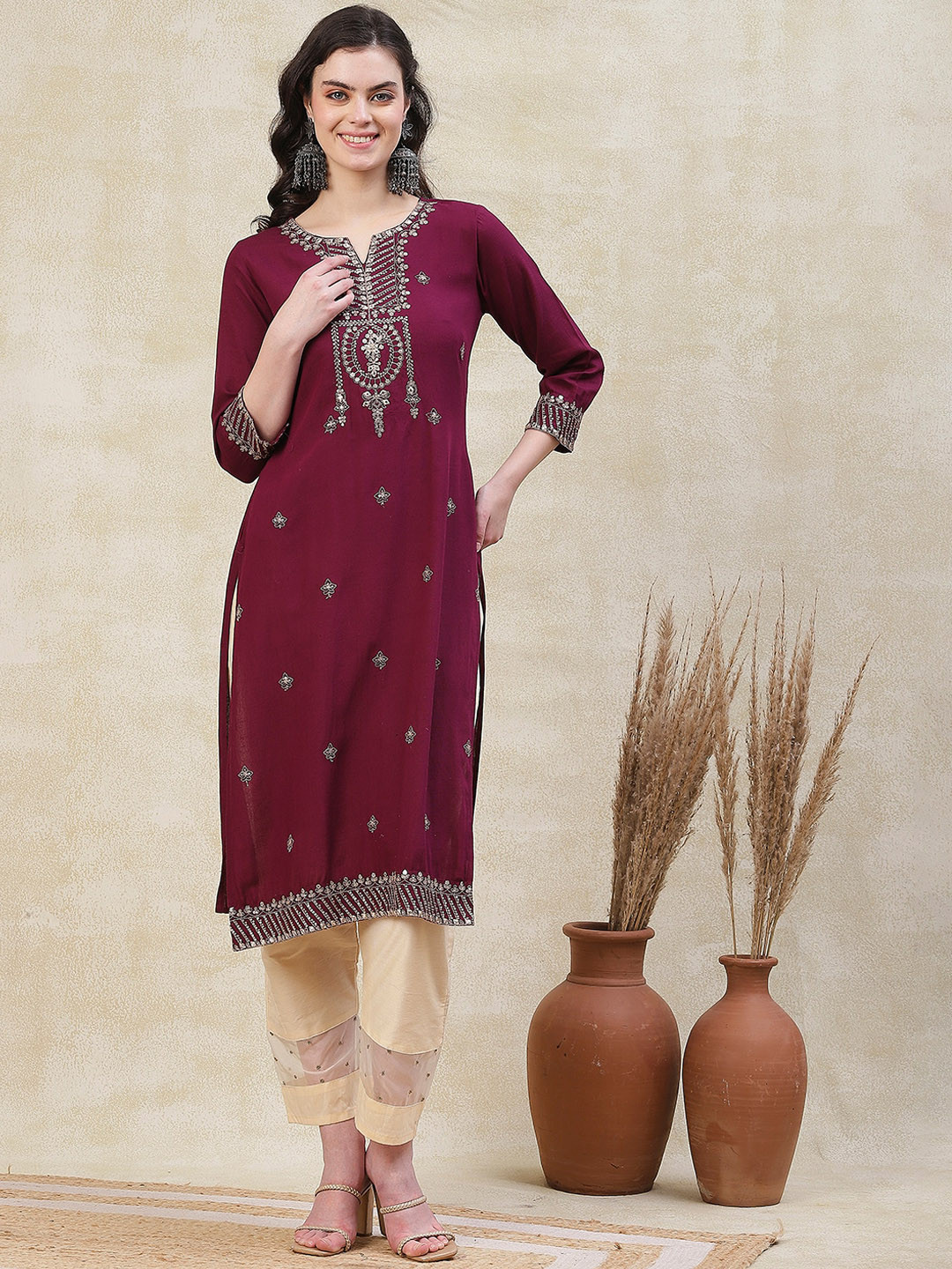 

FASHOR Ethnic Motifs Embroidered Mandarin Collar Zari Mirror Work Straight Kurta, Mauve