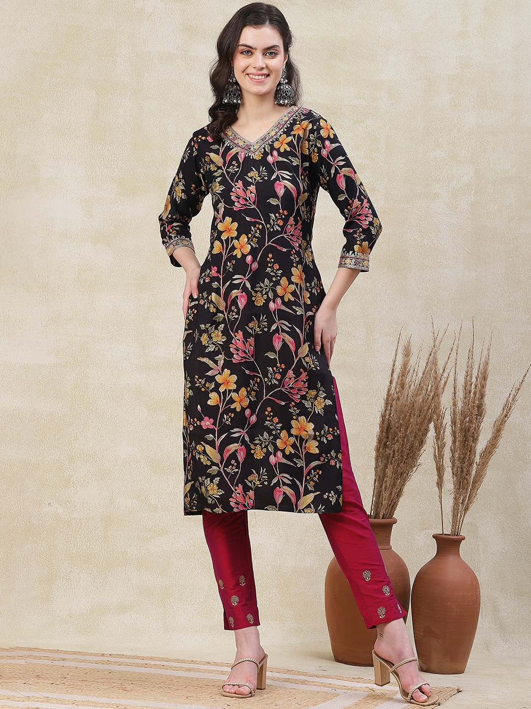 

FASHOR Floral Printed V Neck Three Quarter Sleeves A Line Zari Kurta, Black