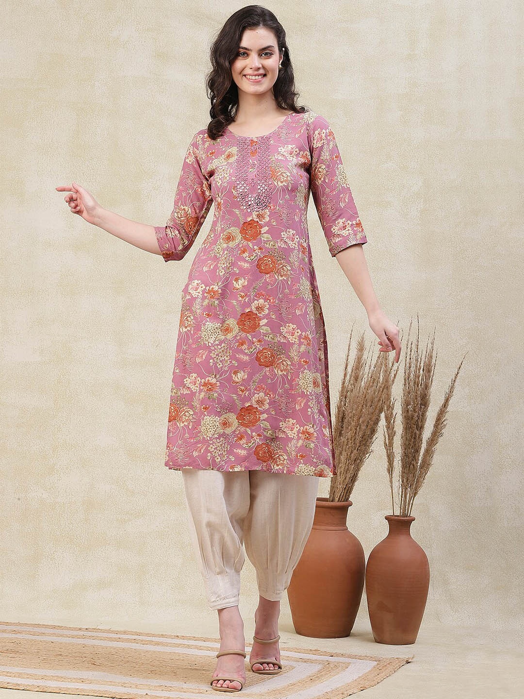 

FASHOR Floral Printed Round Neck Mirror Work Straight Kurta, Lavender