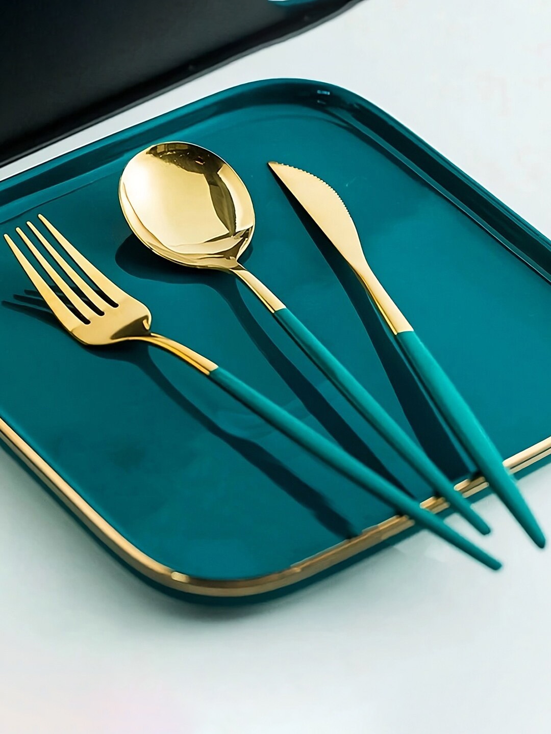 

BonZeaL 18 Pcs Gold & Green Premium Stainless Steel Cutlery Set