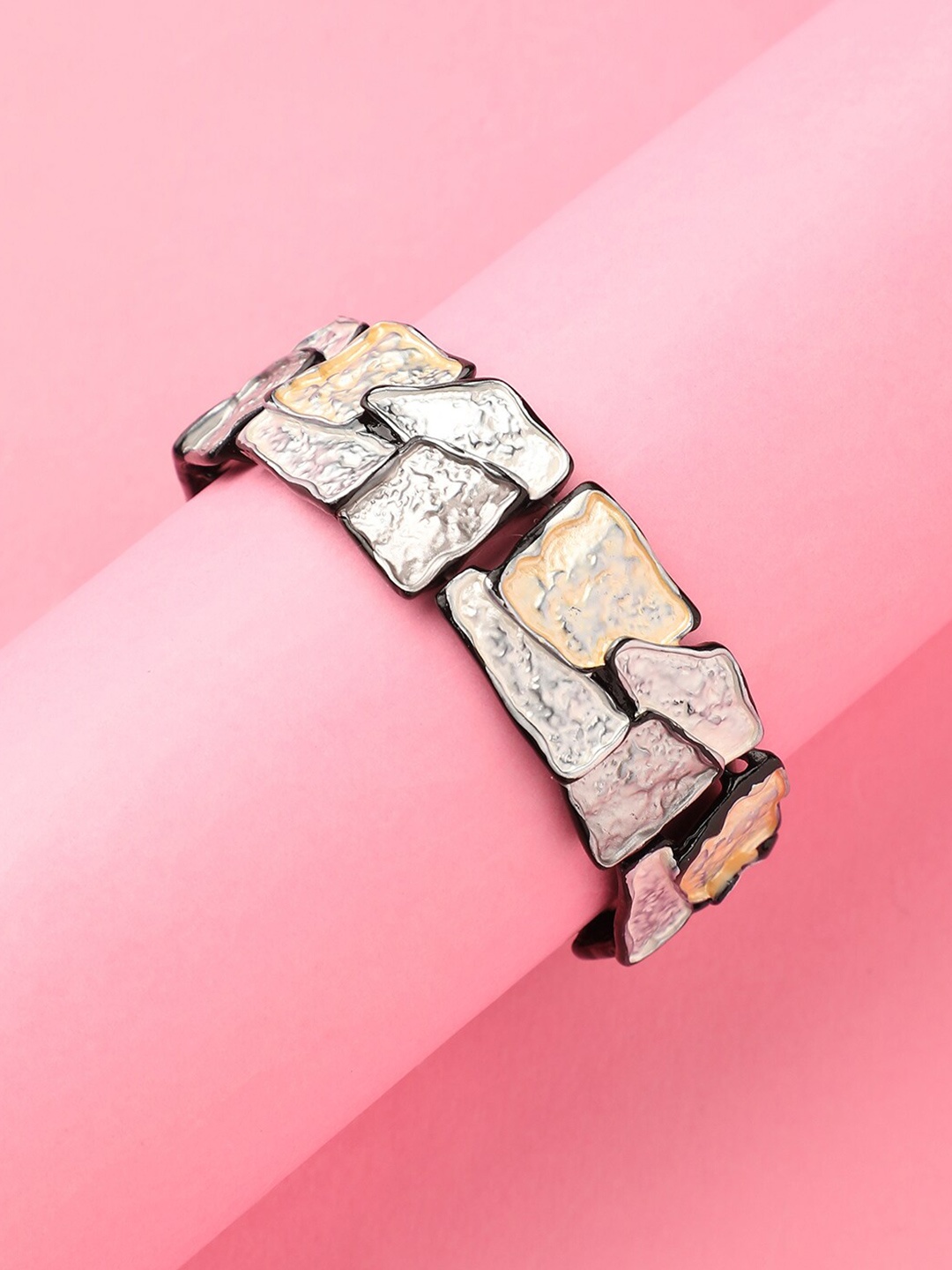 

DressBerry Black Bangle-Style Bracelet