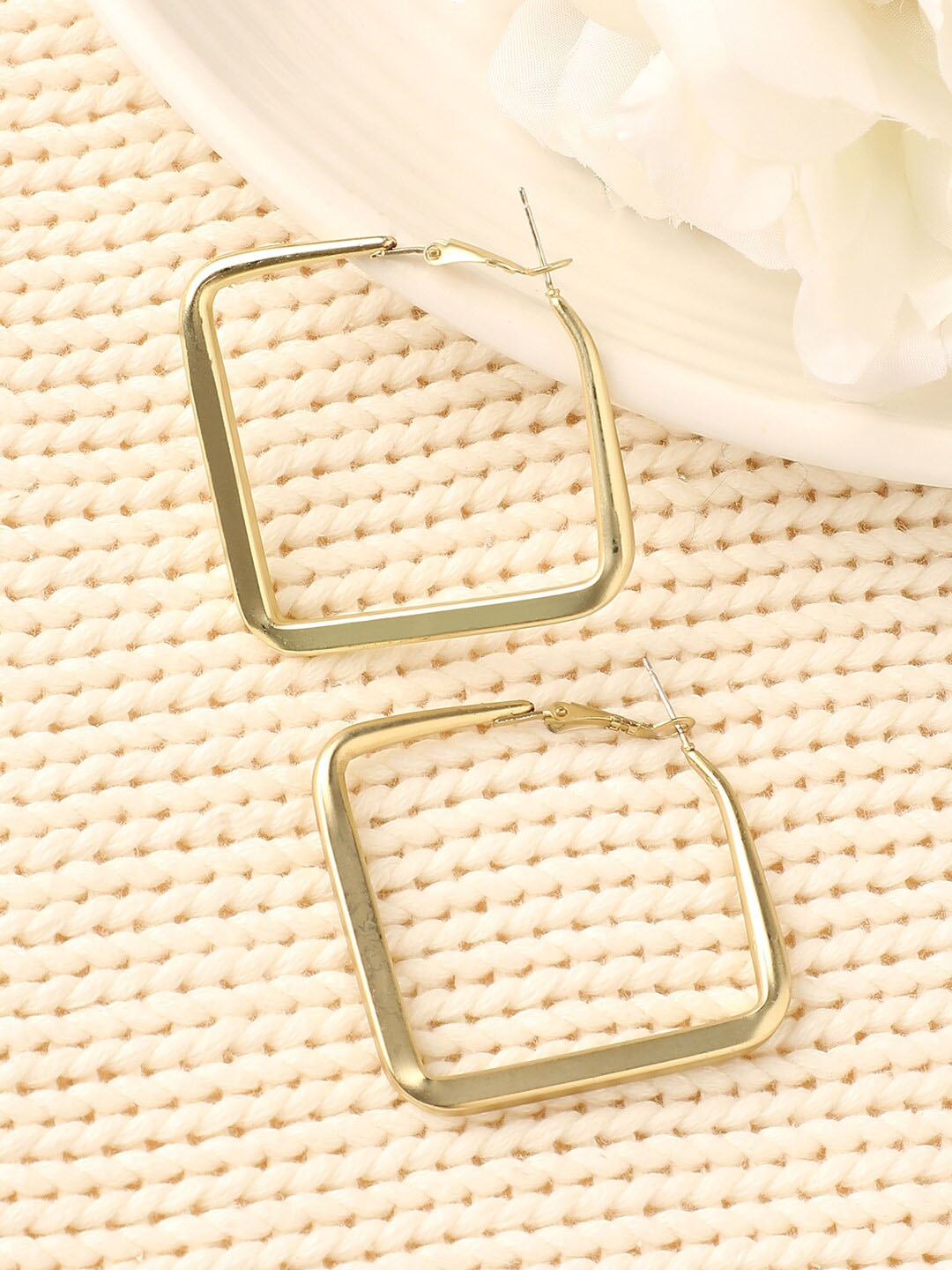 

DressBerry Gold-Plated Contemporary Hoop Earrings
