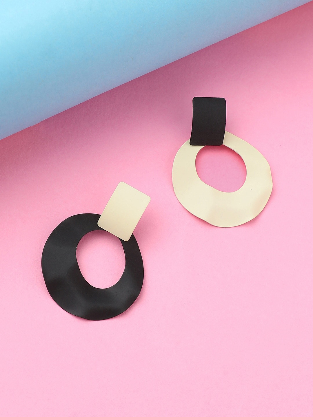 

DressBerry White & Black Geometric Shaped Drop Earrings