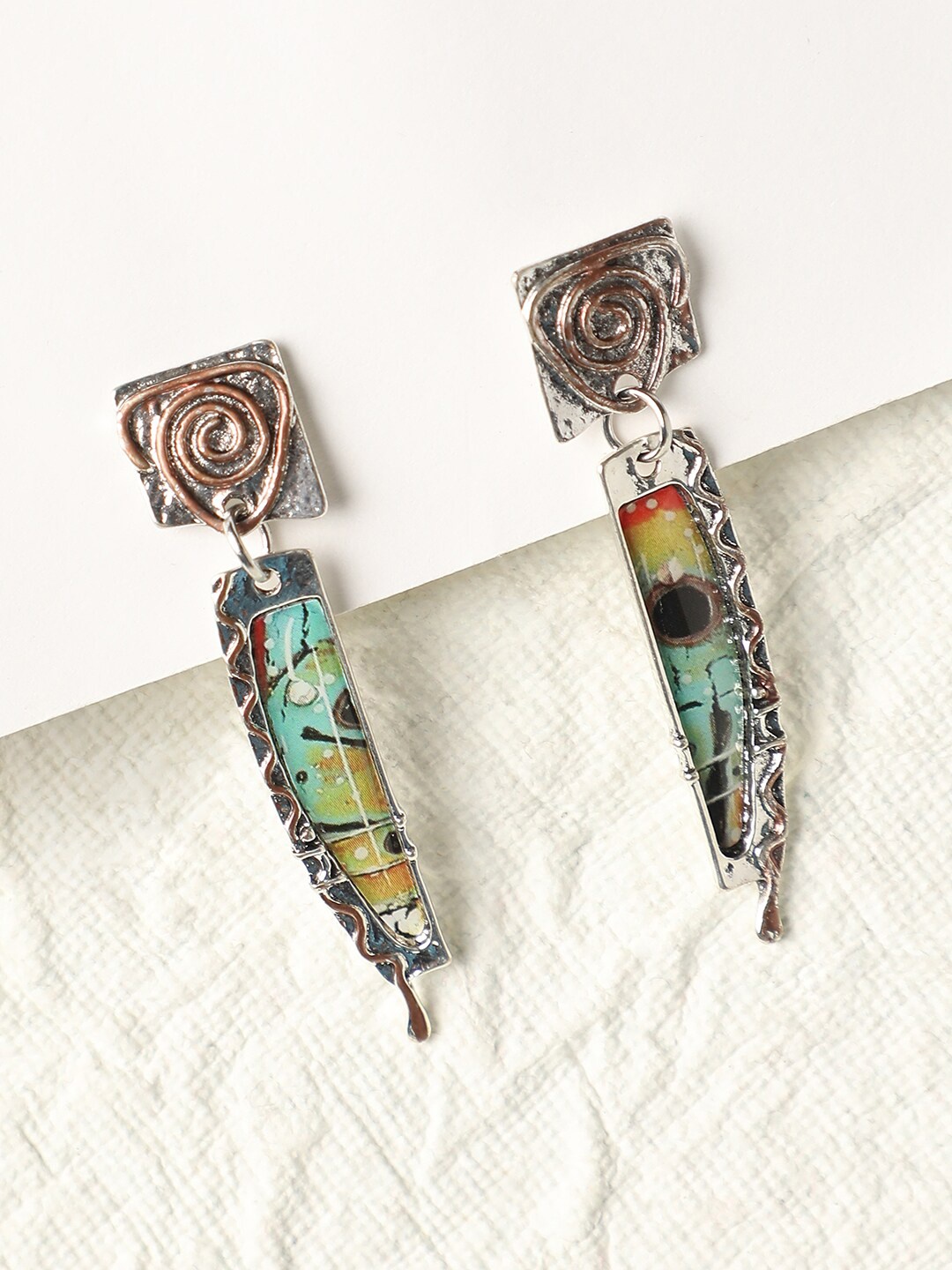 

DressBerry Gold-Toned Gold-Plated Contemporary Drop Earrings