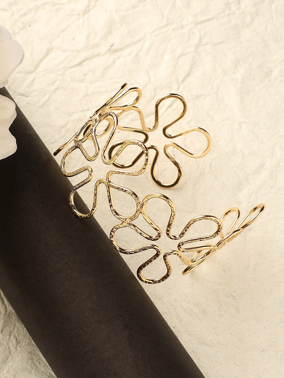 

DressBerry Gold-Toned Gold-Plated Armlet Bracelet