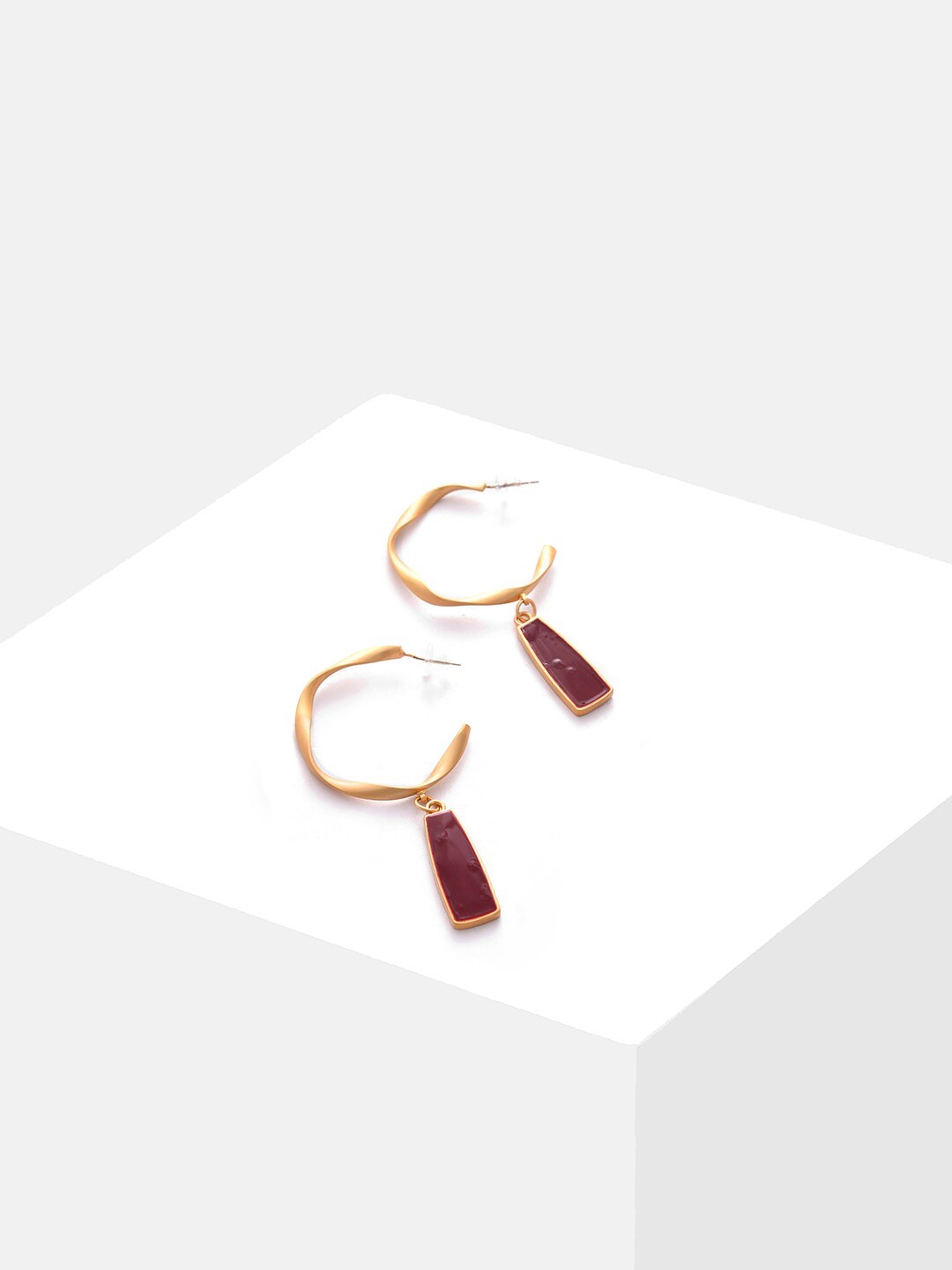 

DressBerry Red Gold Plated Half Hoop Earrings