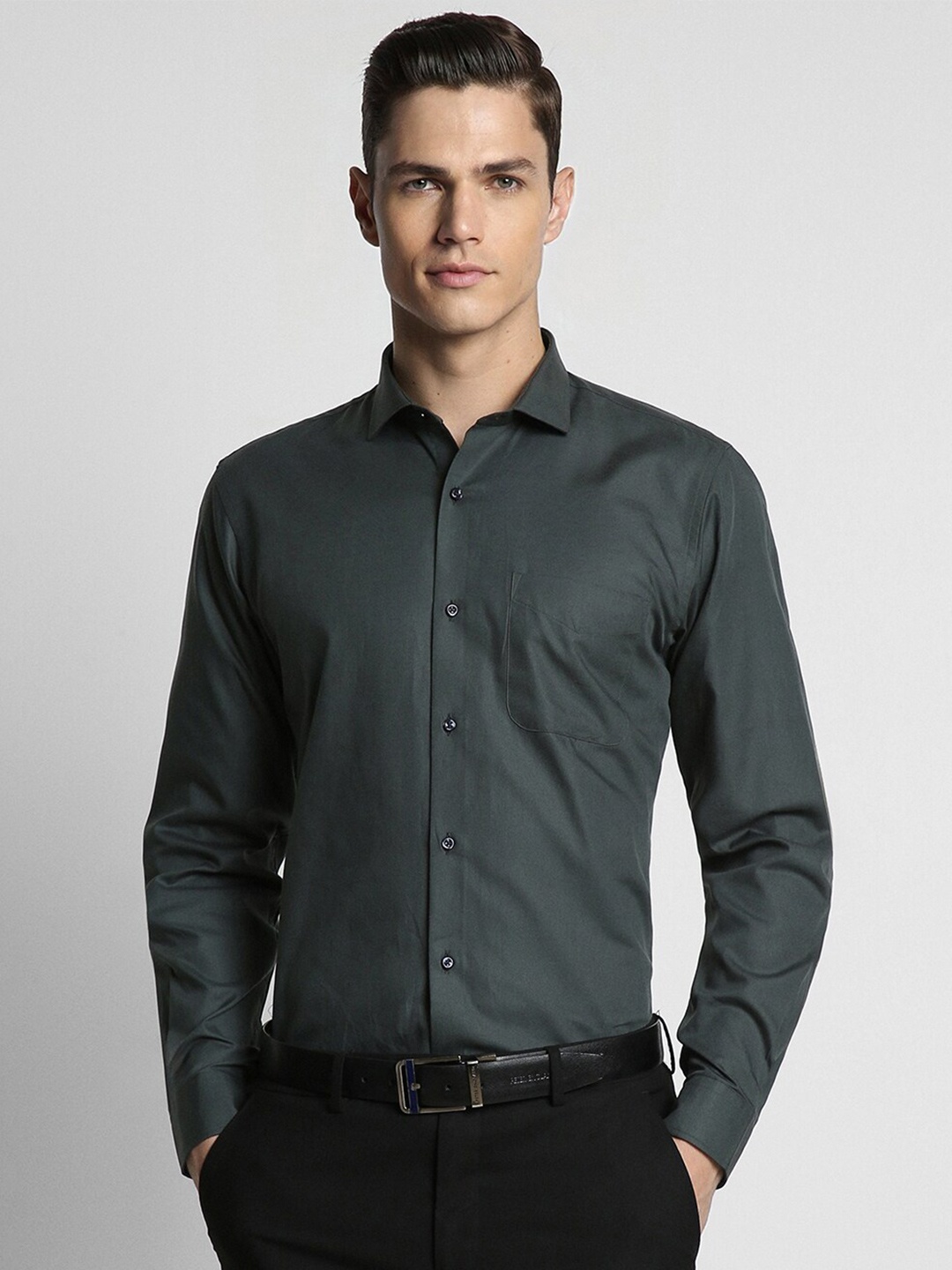 

Peter England Slim Fit Spread Collar Full Sleeves Formal Shirt, Green