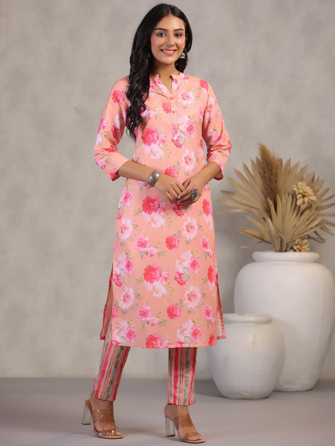 

HERE&NOW Floral Printed Mandarin Collar Straight Kurta with Trouser, Peach