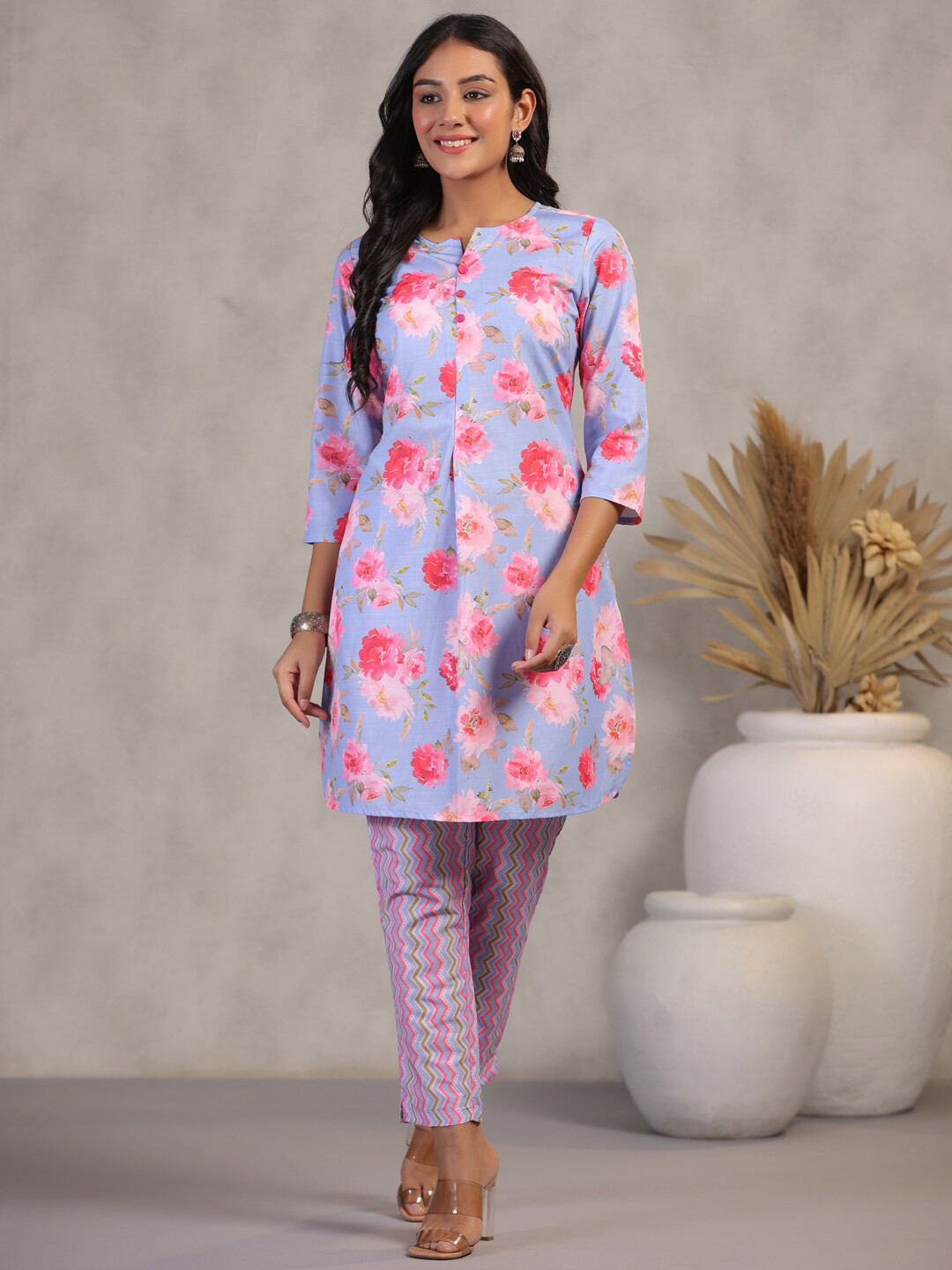 

HERE&NOW Floral Printed Notched Neck Straight Kurta with Trouser, Purple
