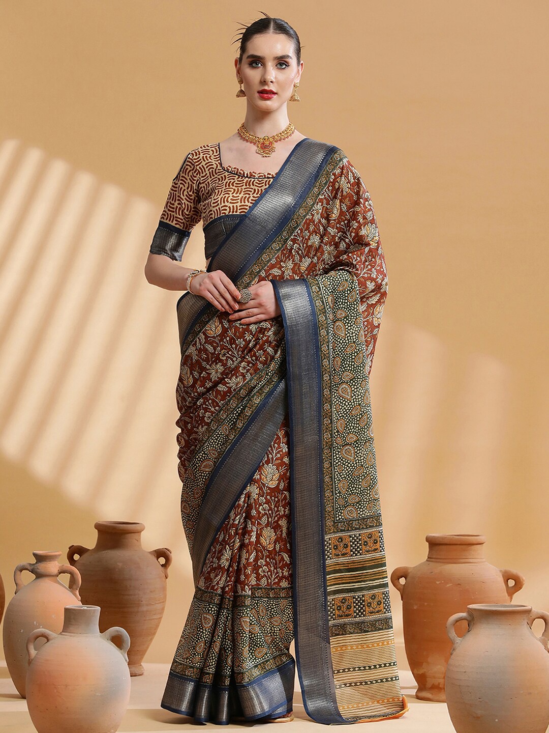 

Sangria Ethnic Motif Printed Sarees With Blouse, Brown