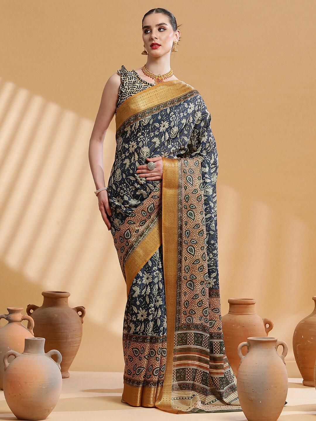 

Sangria Printed Saree With Blouse Piece, Navy blue