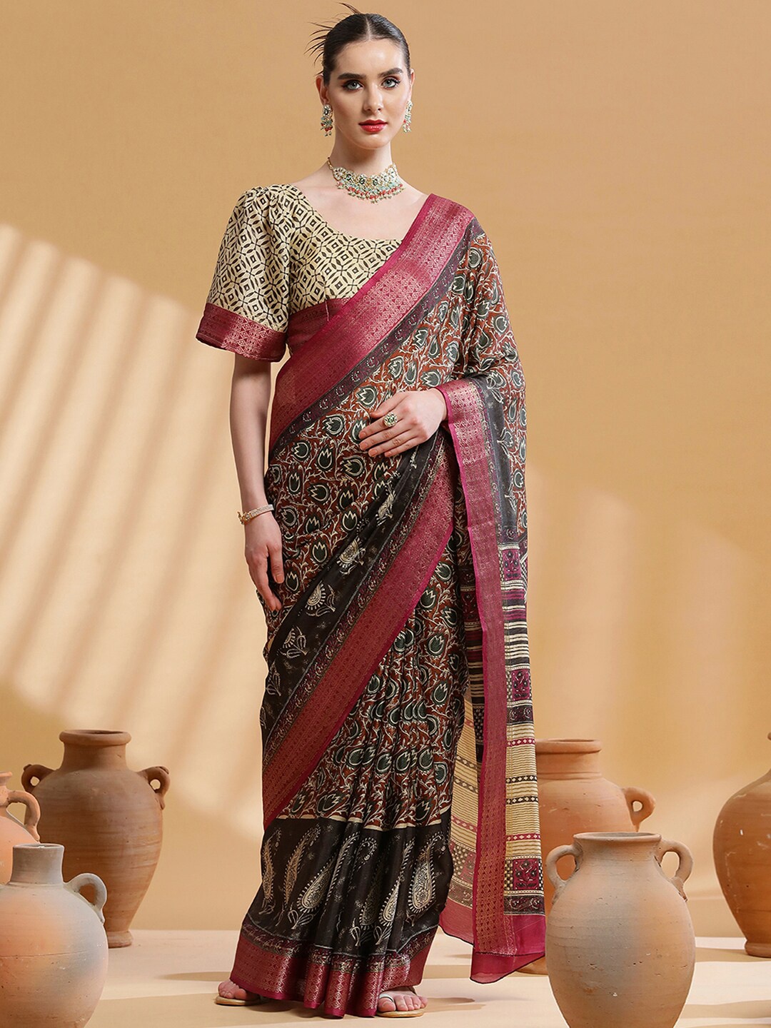 

Sangria Ethnic Motif Printed Sarees With Blouse, Brown