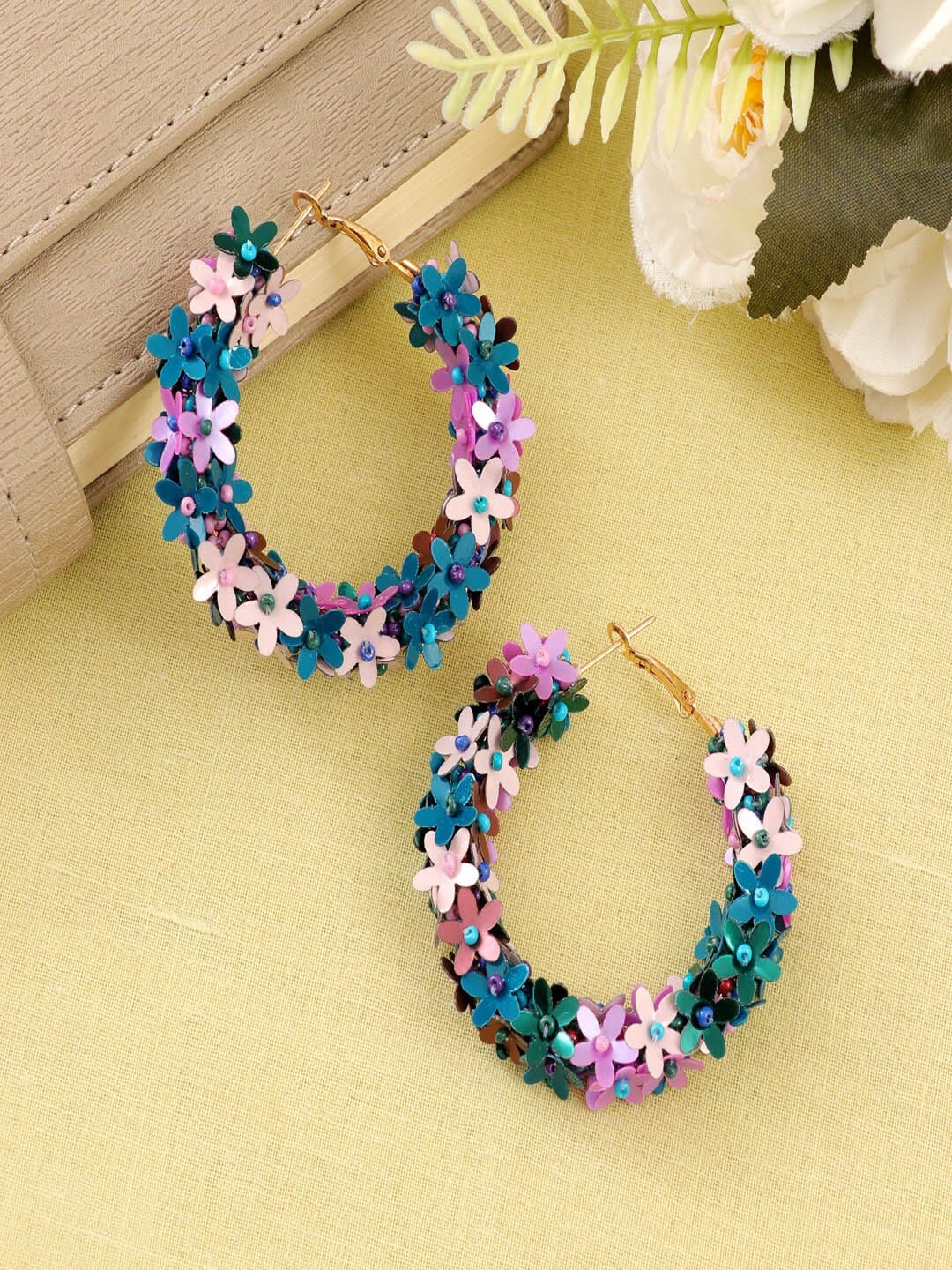 

UNIVERSITY TRENDZ Gold-Plated Floral Hoop Earrings