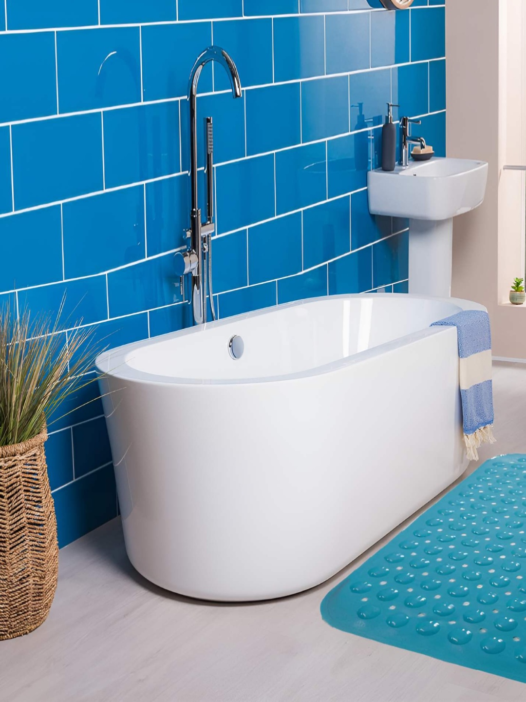 

CASA-NEST Blue Printed Anti Skid Bath Rug