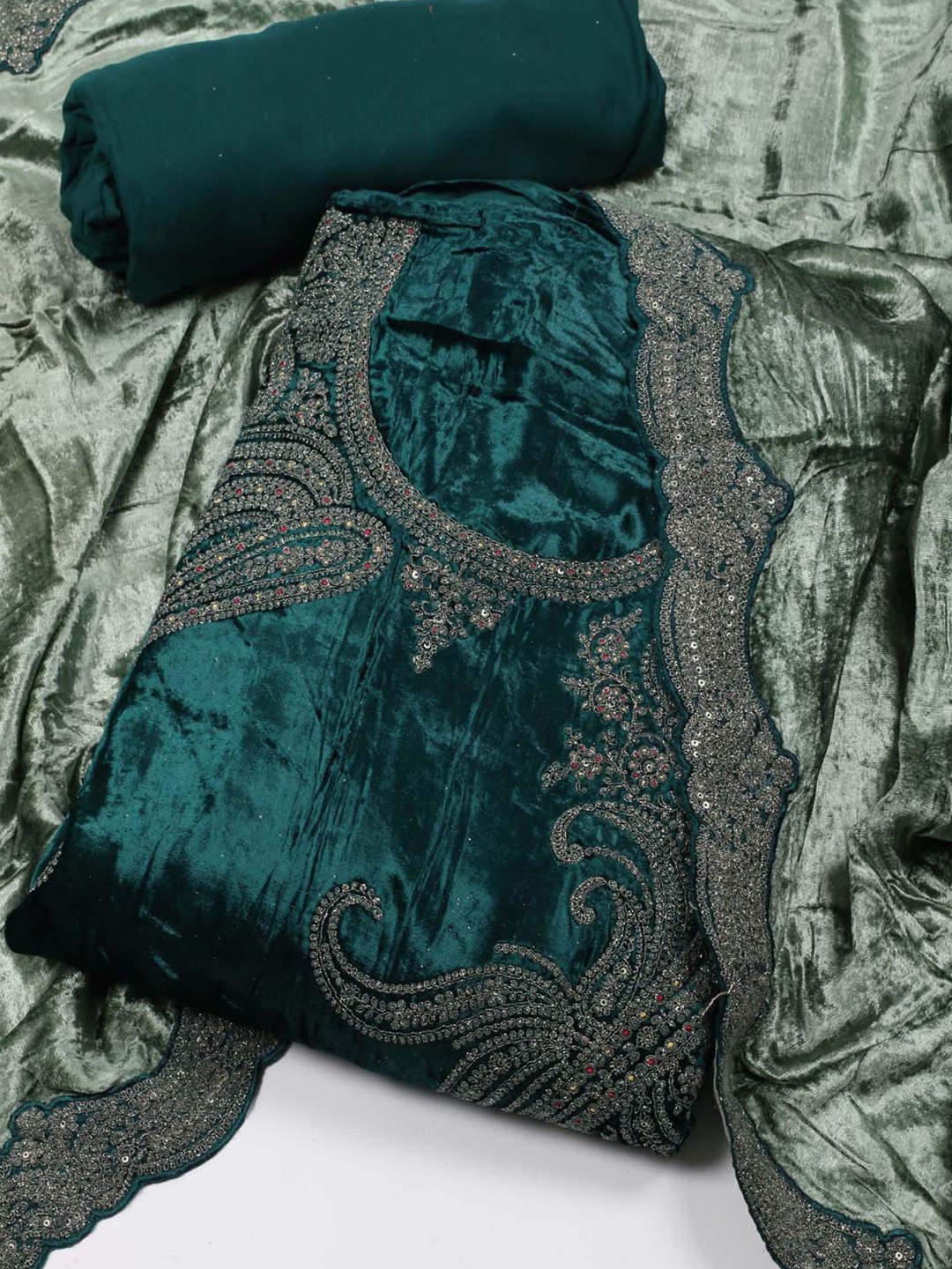 

Meena Bazaar Green Embroidered Velvet Unstitched Dress Material