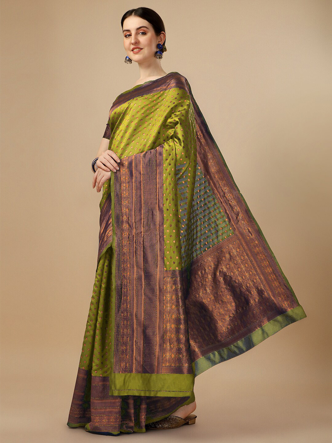 

Ashiya Fab Woven Design Ethnic Motifs Kanjeevaram Saree, Green