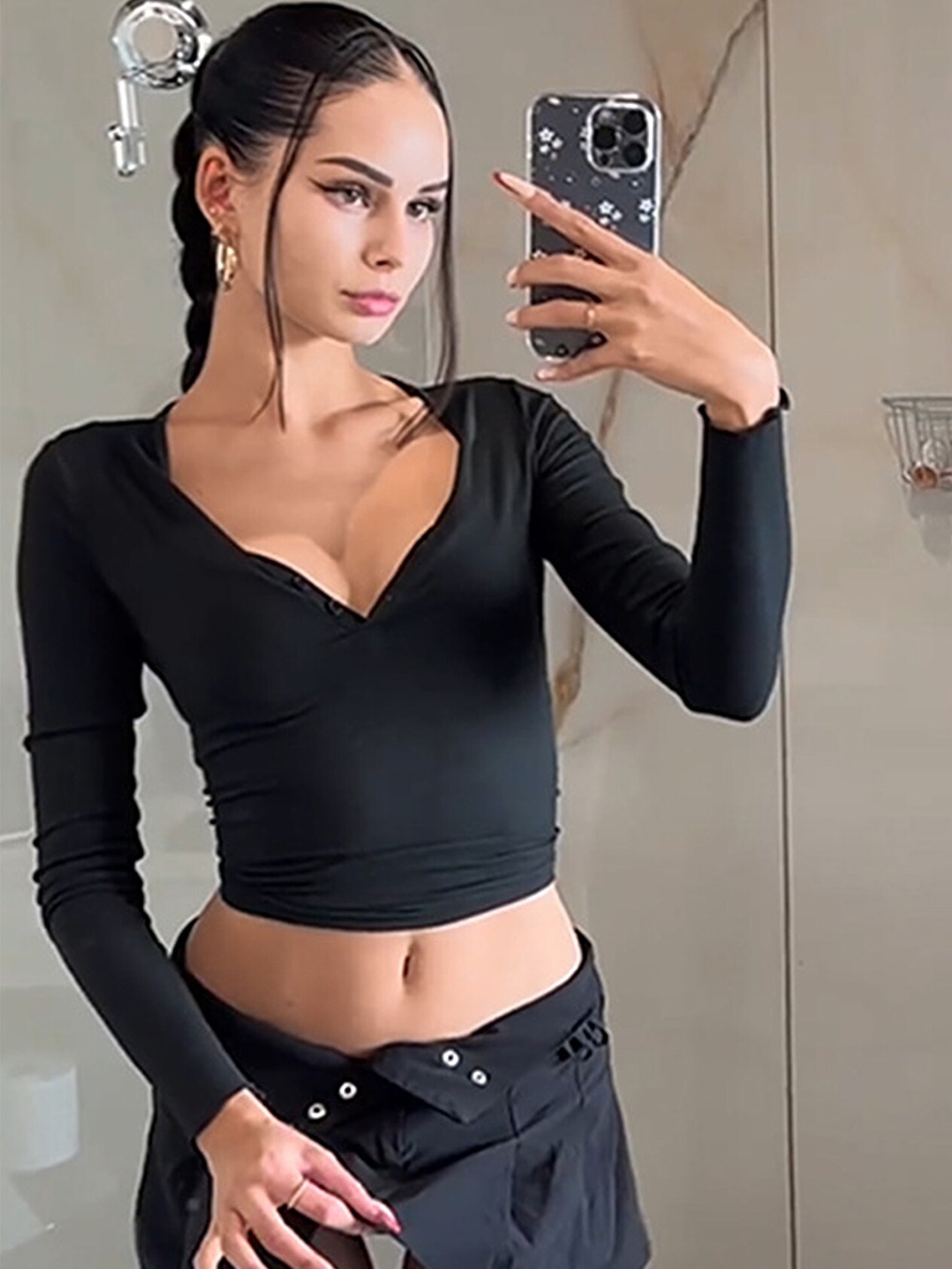 

LULU & SKY V-Neck Long Sleeves Crop Top, Black