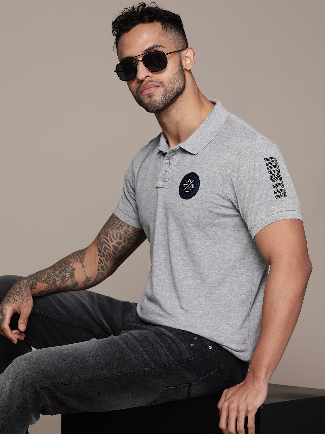 

Roadster Men Polo Collar Applique T-shirt, Grey melange