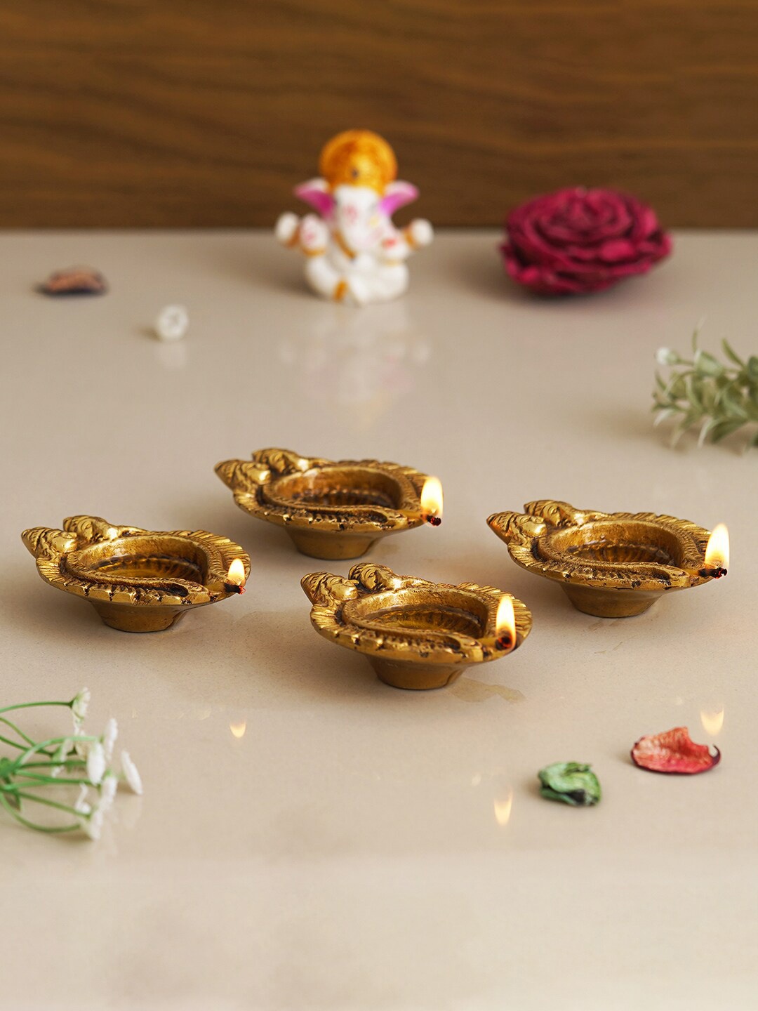 

eCraftIndia 4 Pieces Beige Lakshmi & Lord Ganesha Diyas