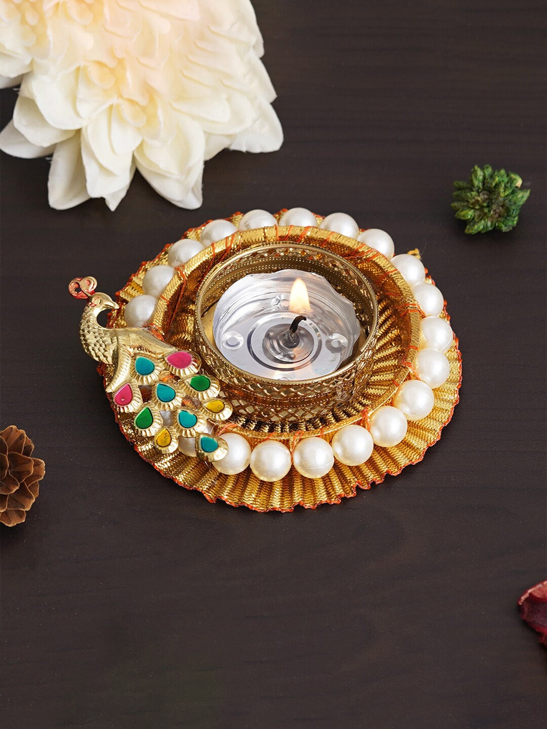 

eCraftIndia Gold Toned & Green Round Shaped Candle Holders, Grey
