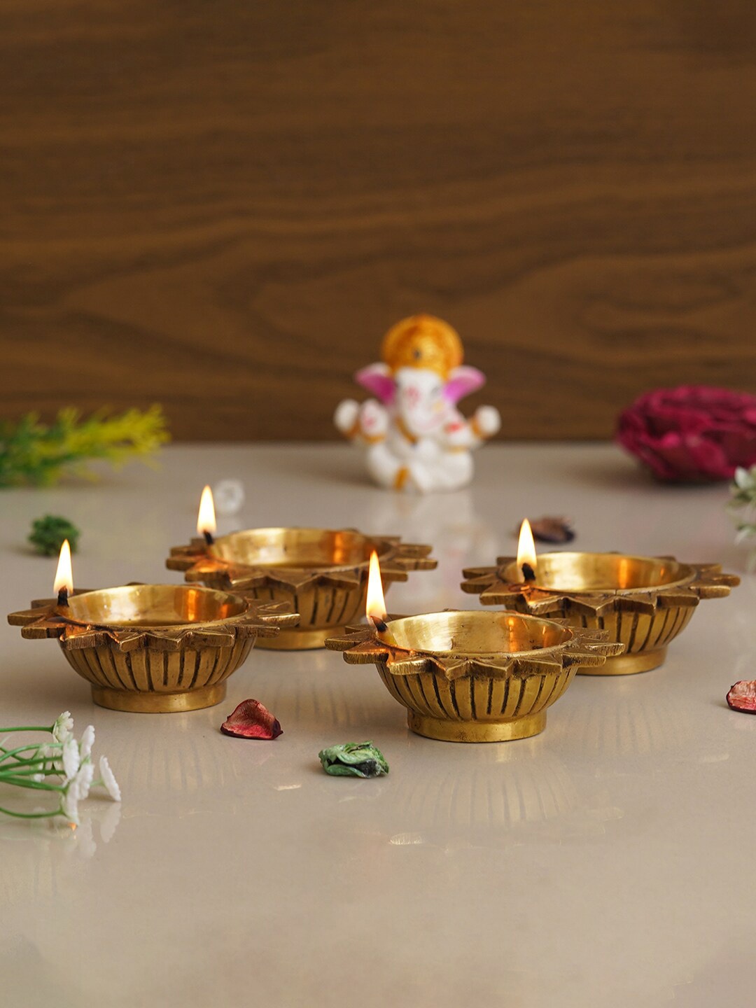 

eCraftIndia 4 Pieces Beige Sun Shaped Diyas