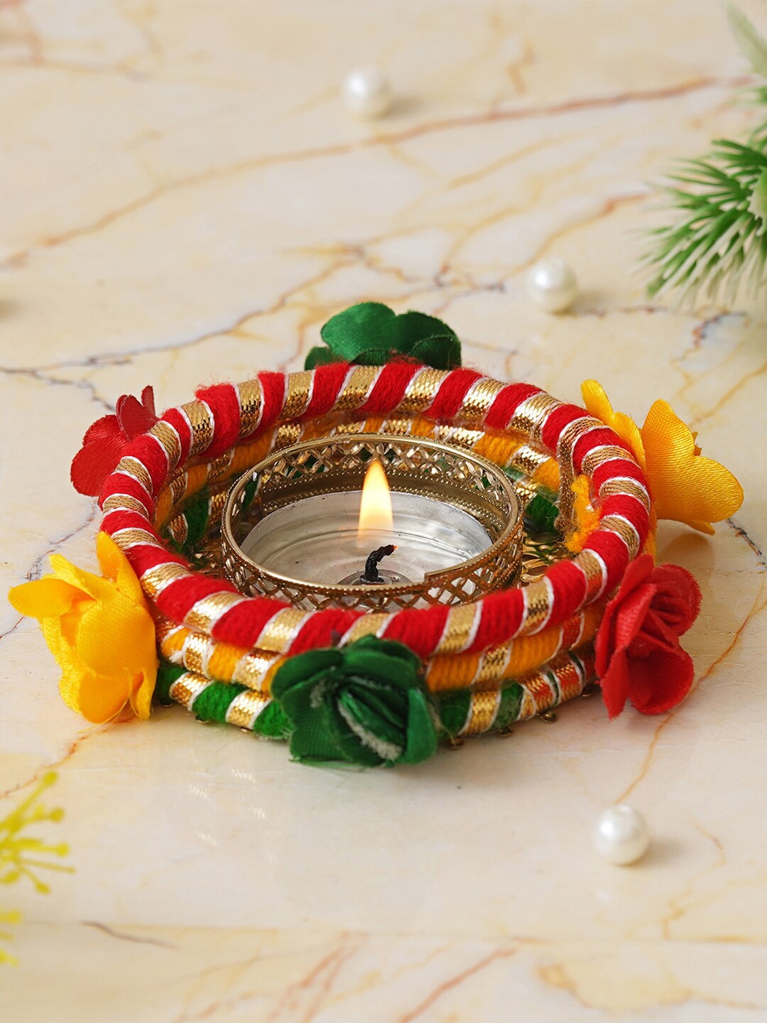 

eCraftIndia Gold Toned & Green Round Shaped Candle Holder