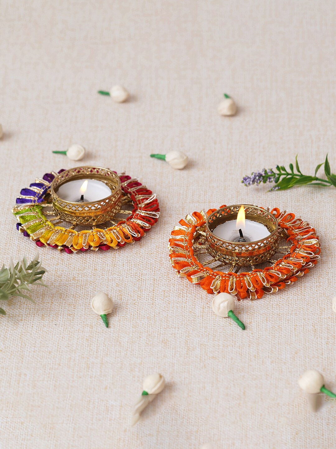 

eCraftIndia Gold Toned & Red 2 Pieces Round Shaped Candle Holders